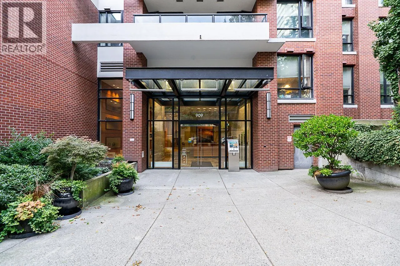1708 909 MAINLAND STREET
