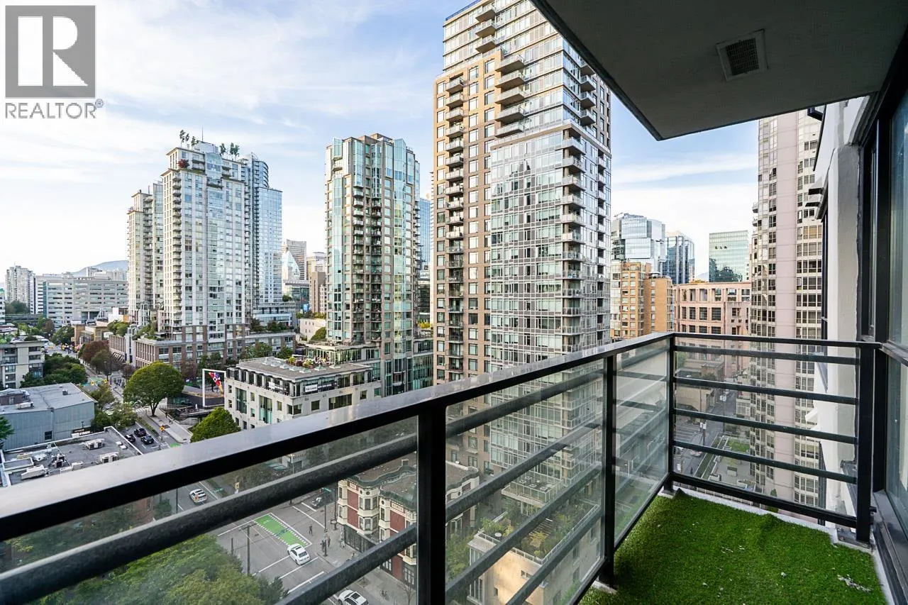 1708 909 MAINLAND STREET