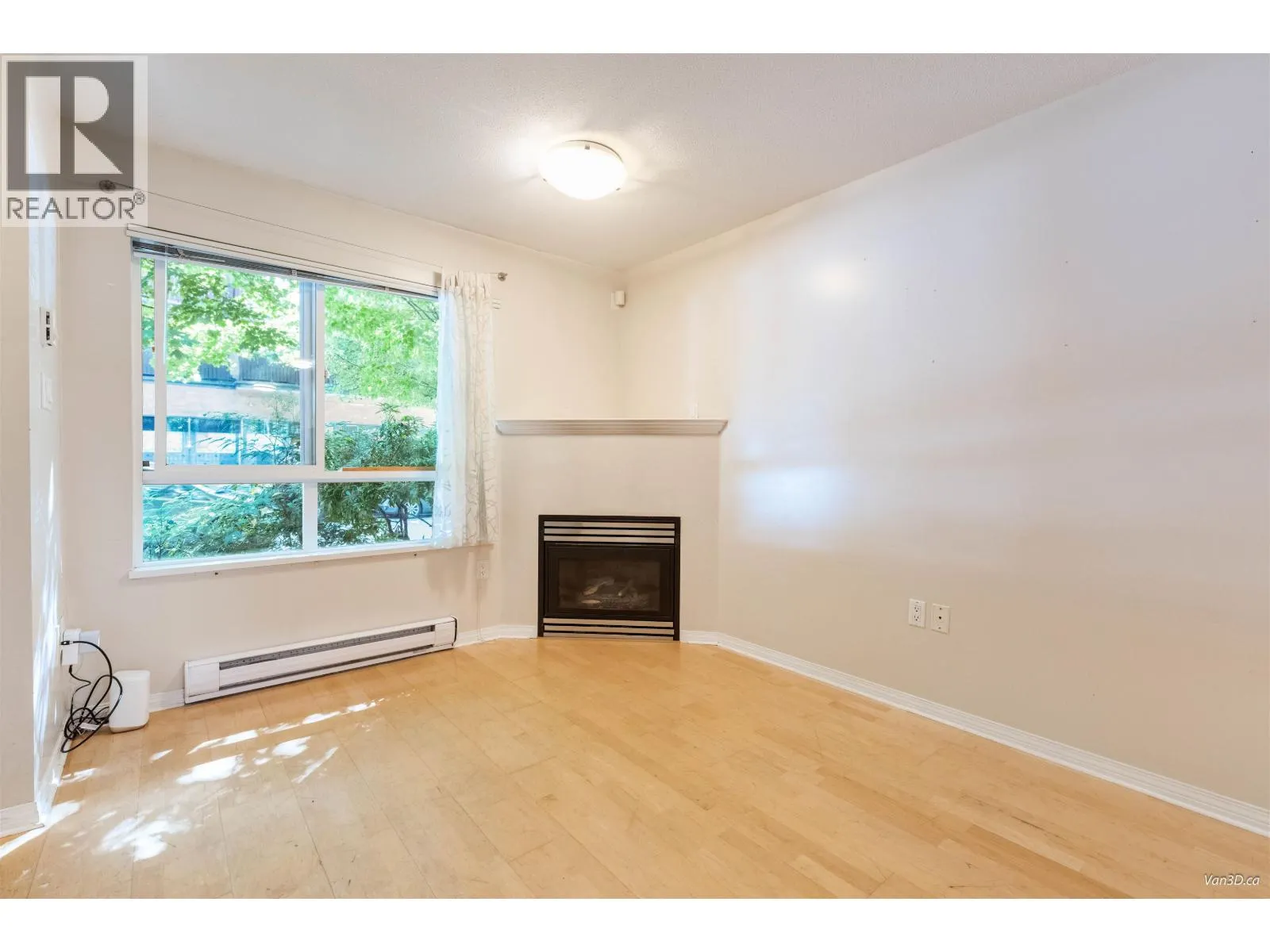 229 E 11TH AVENUE