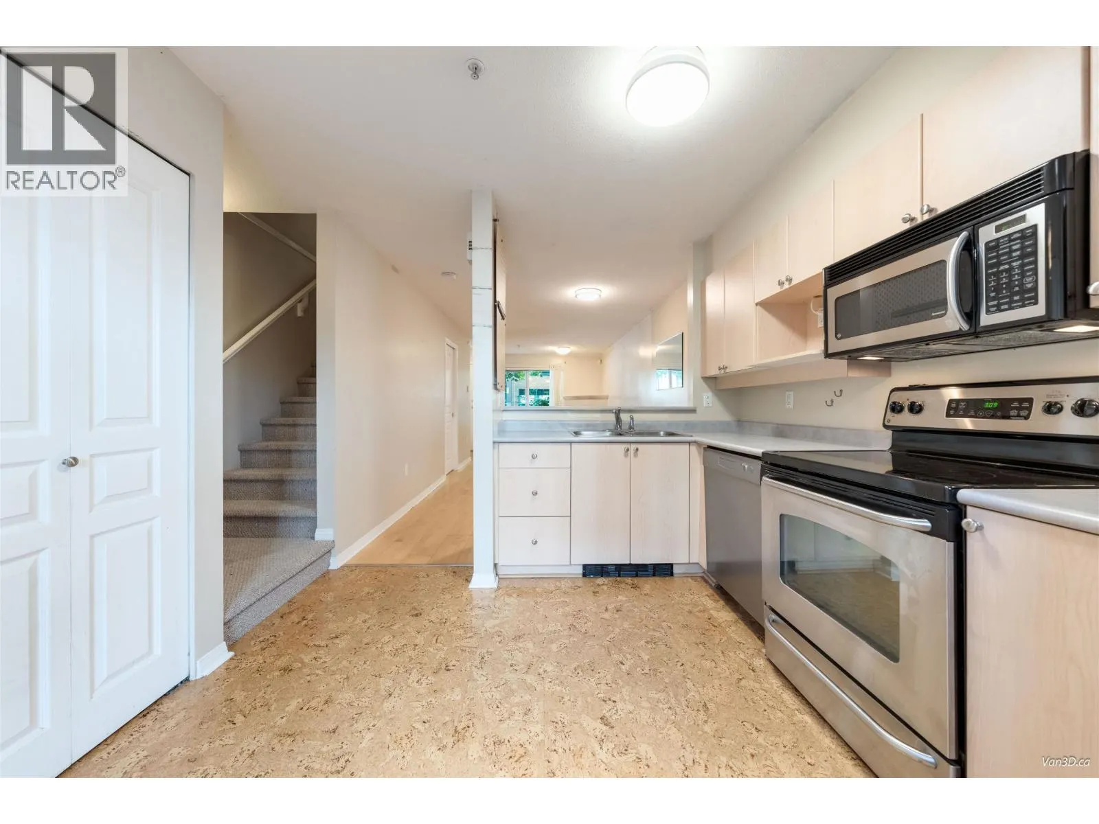 229 E 11TH AVENUE