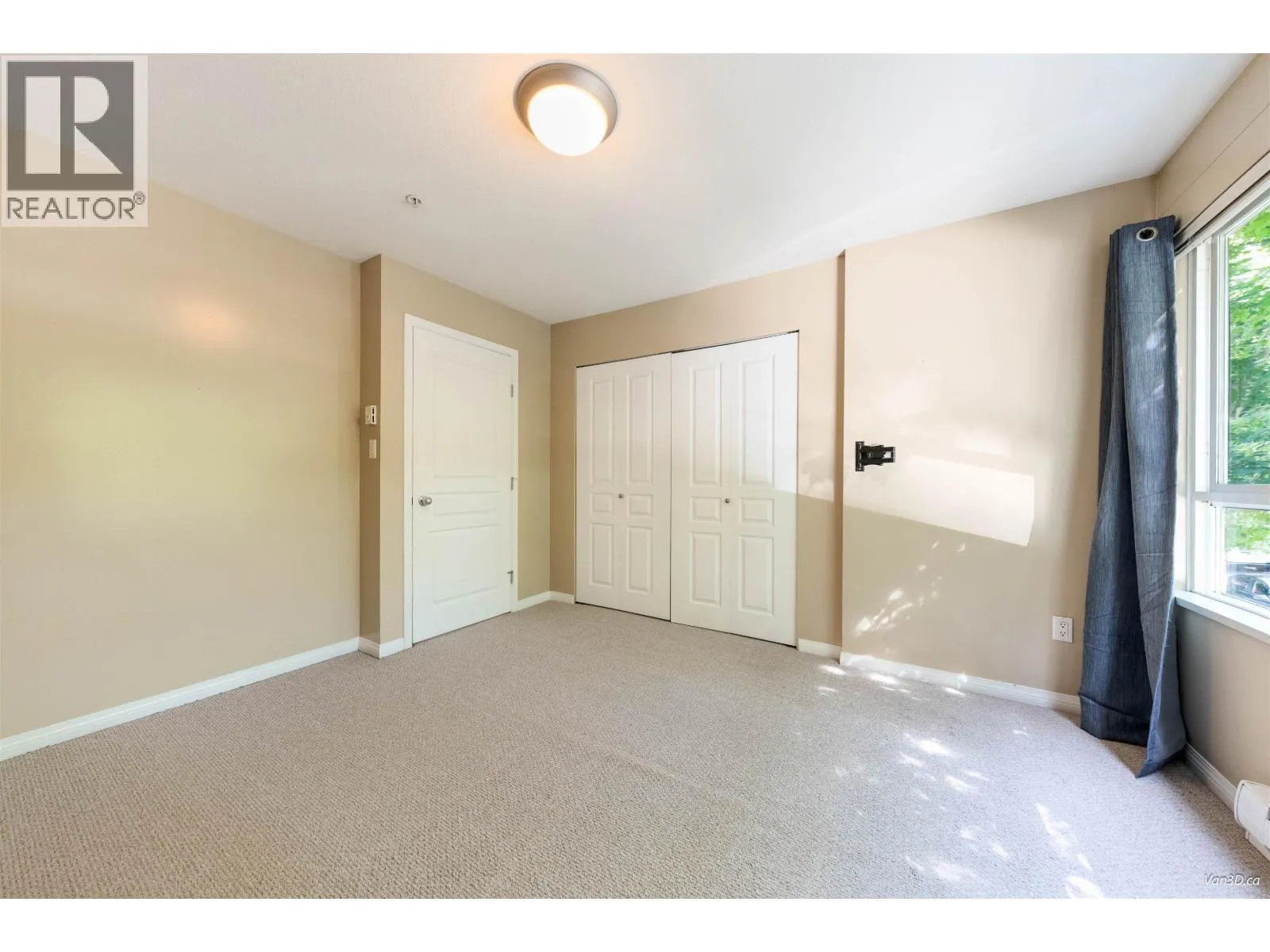 229 E 11TH AVENUE