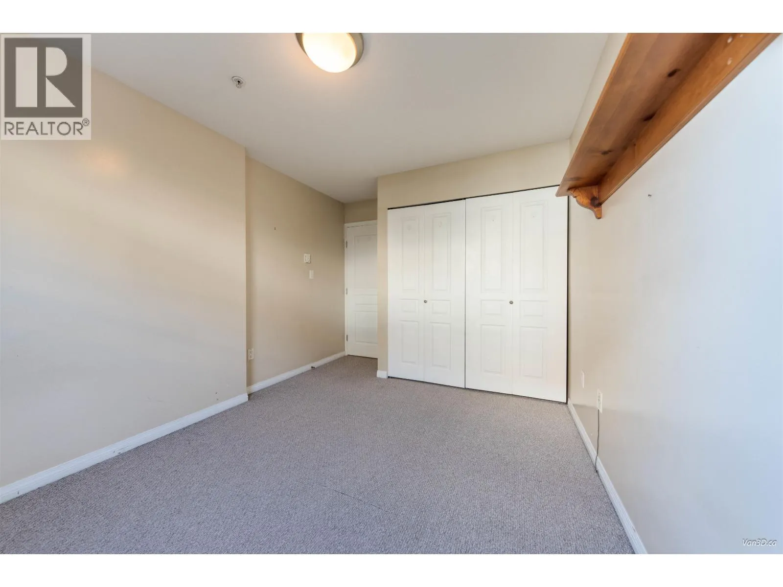 229 E 11TH AVENUE