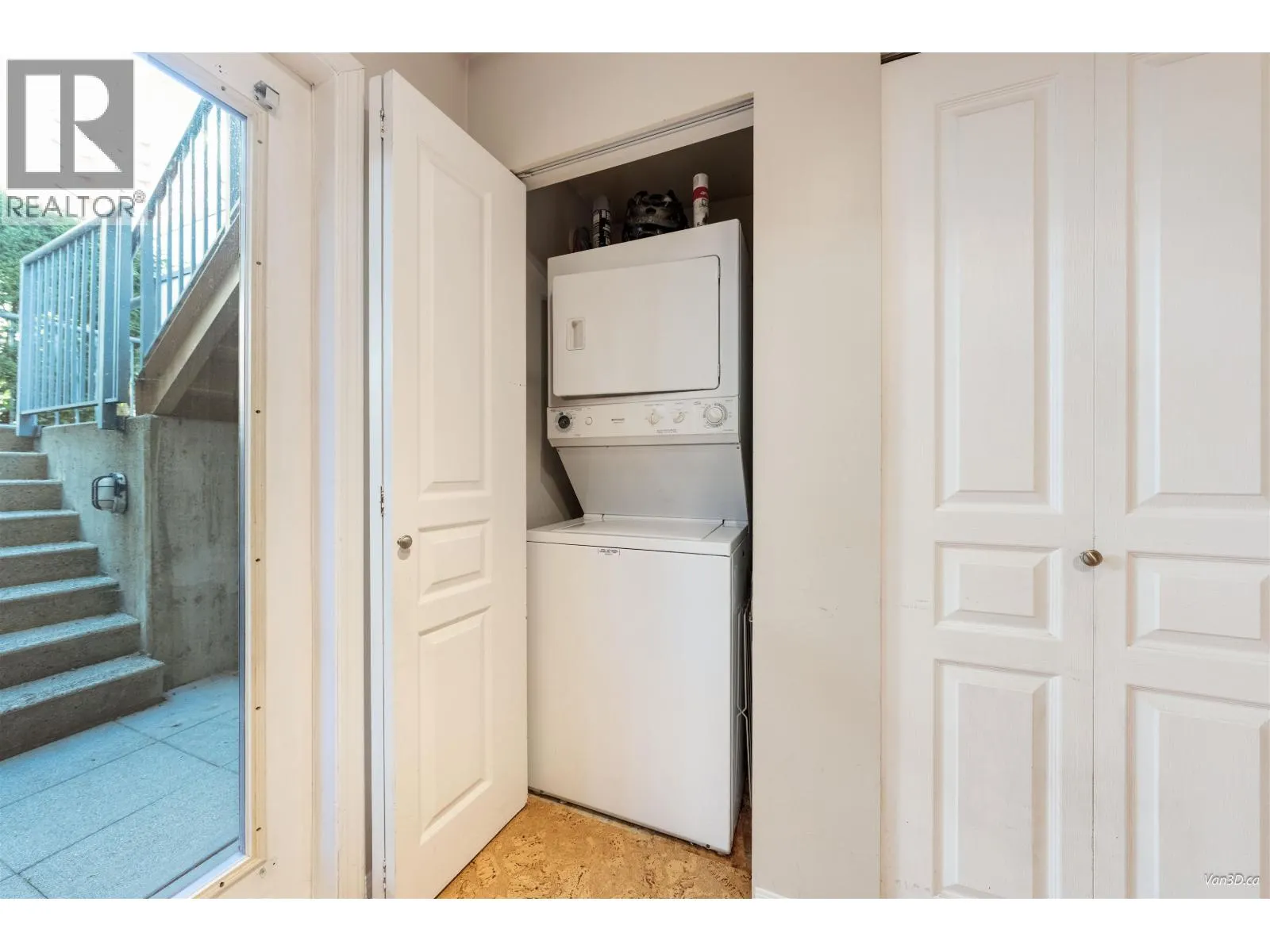 229 E 11TH AVENUE