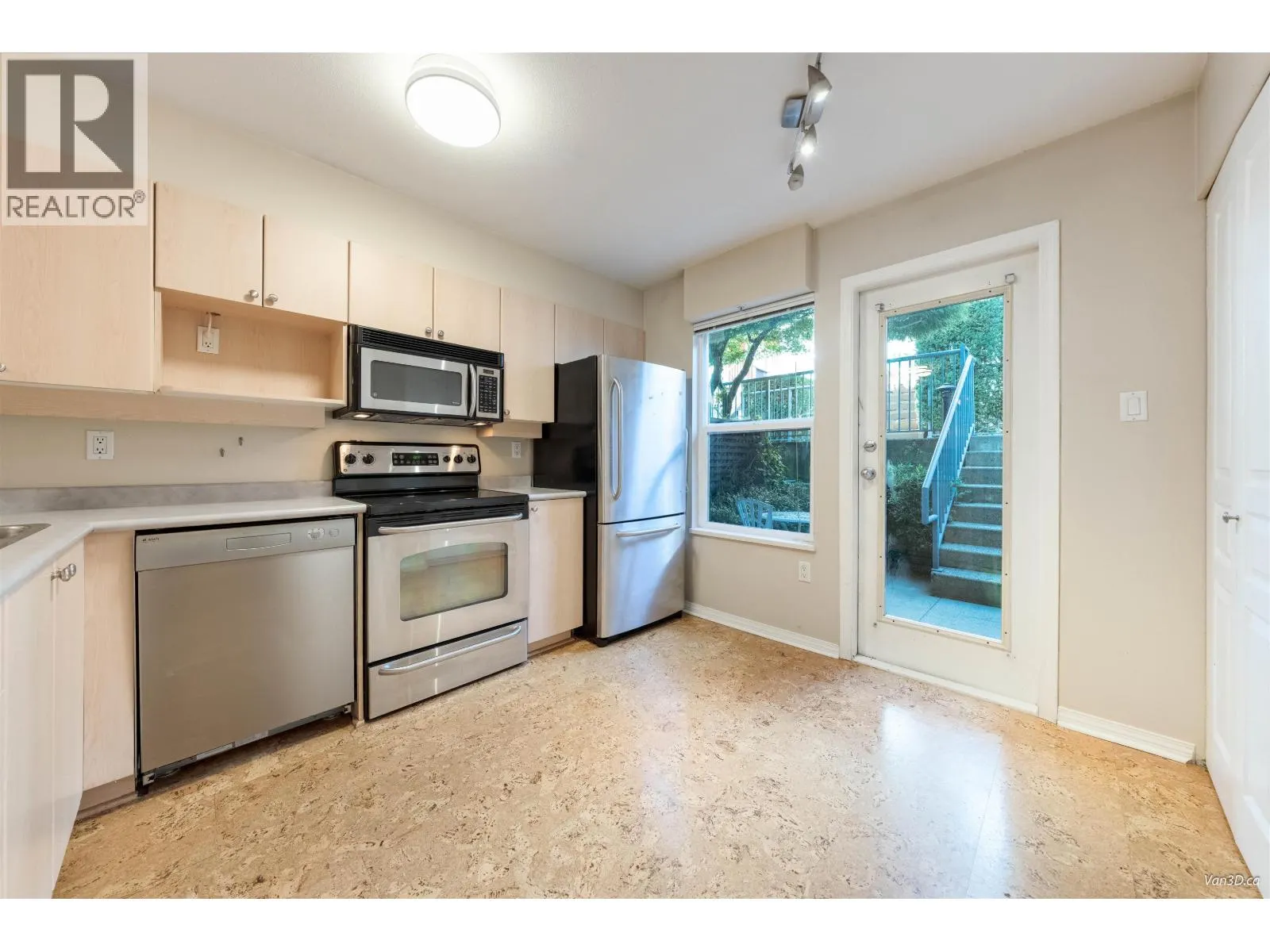 229 E 11TH AVENUE
