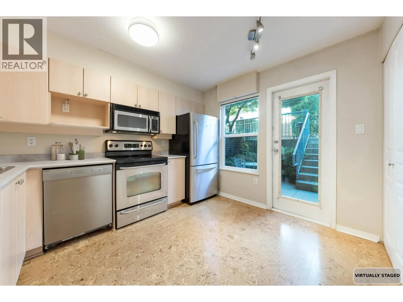 229 E 11TH AVENUE