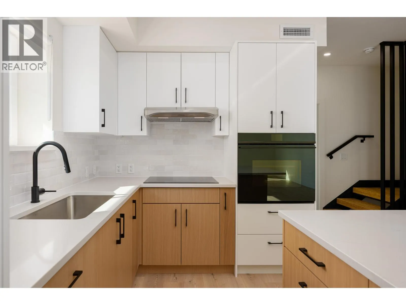 TH6 610 E 3RD STREET