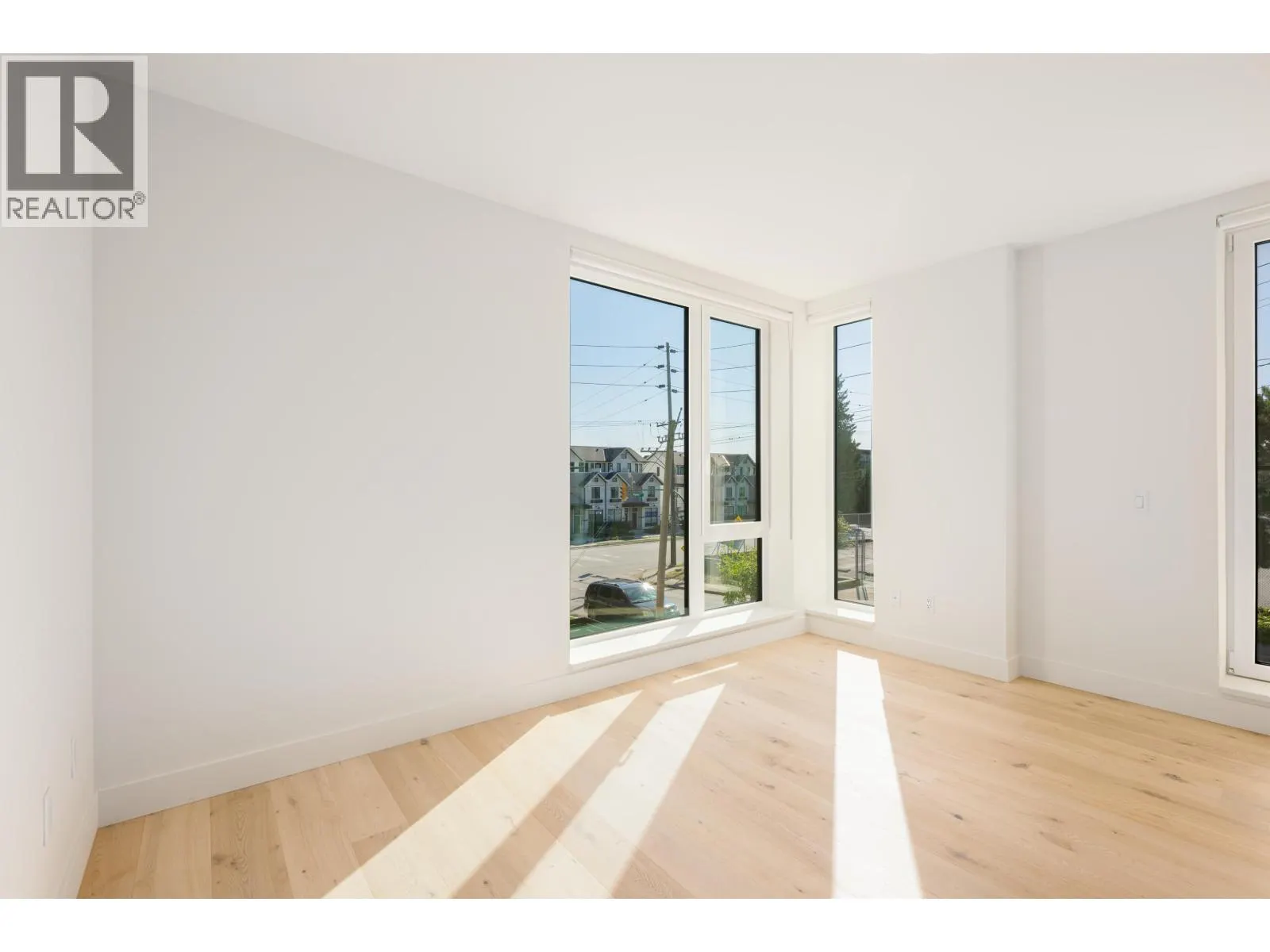 TH6 610 E 3RD STREET