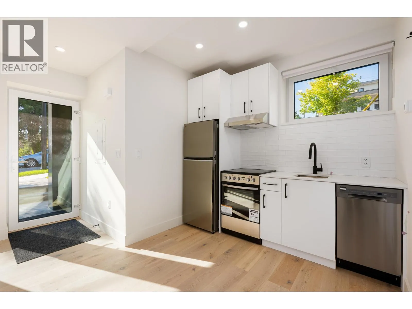 TH6 610 E 3RD STREET
