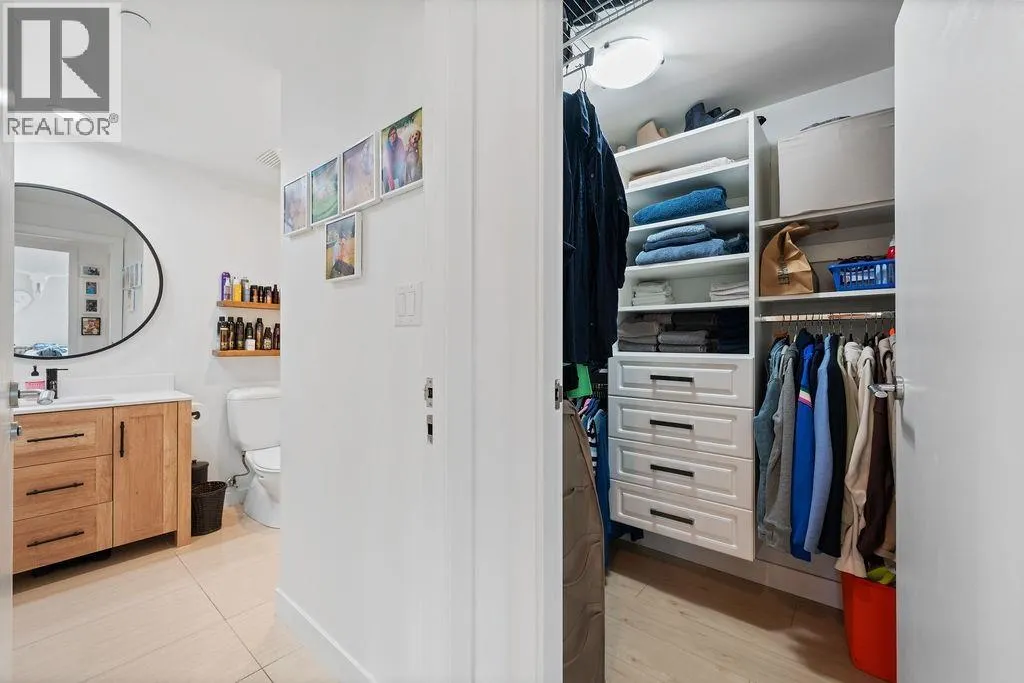 305 638 BEACH CRESCENT