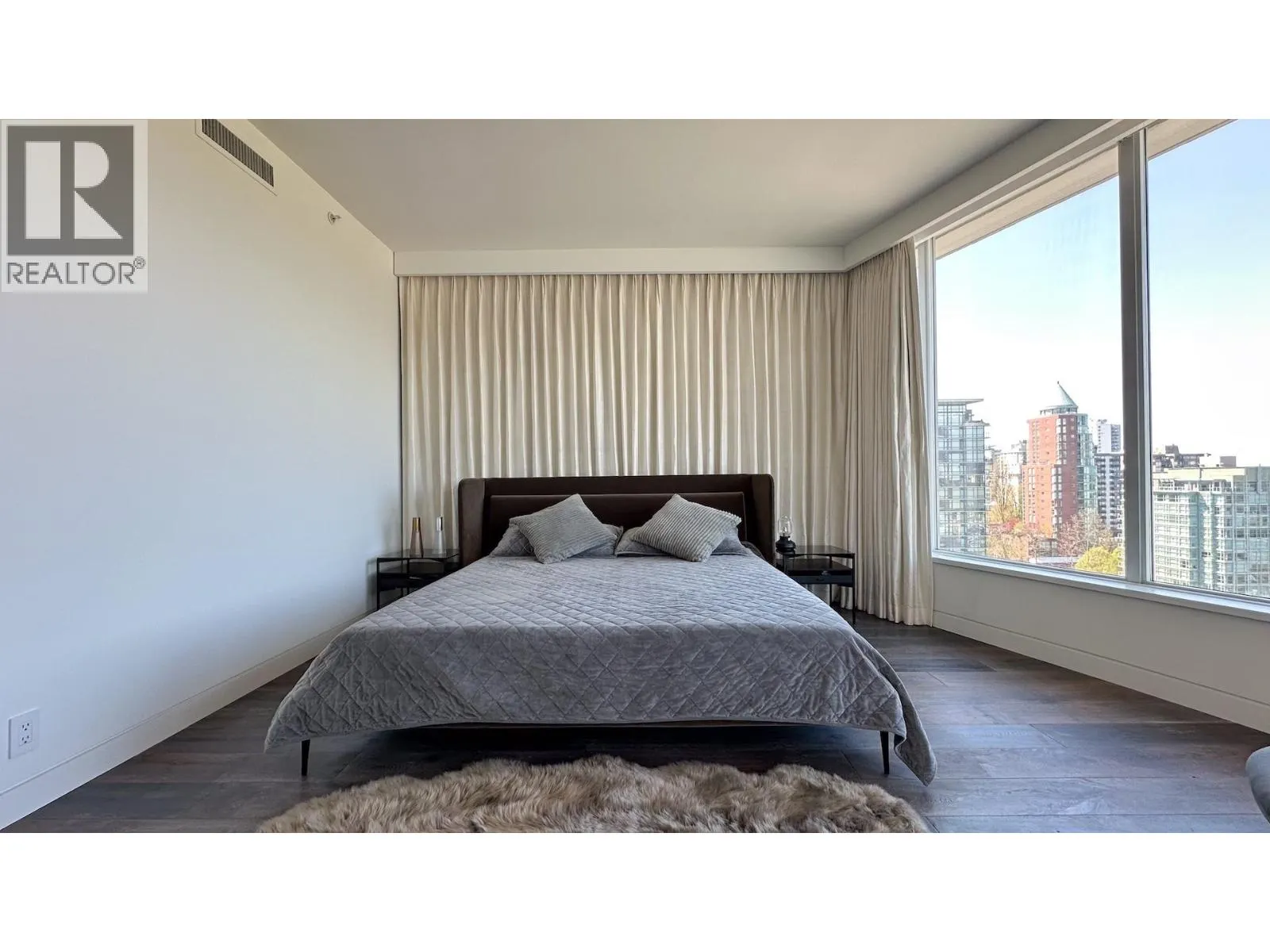PH4 1777 BAYSHORE DR