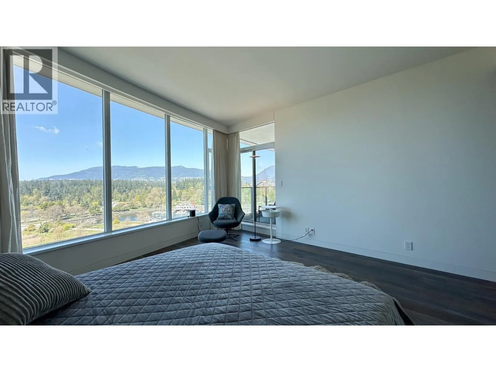 PH4 1777 BAYSHORE DR