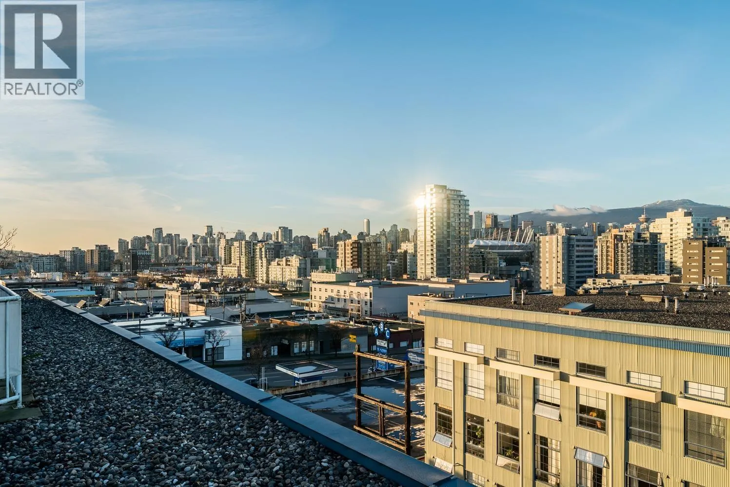 204 228 E 4 AVENUE