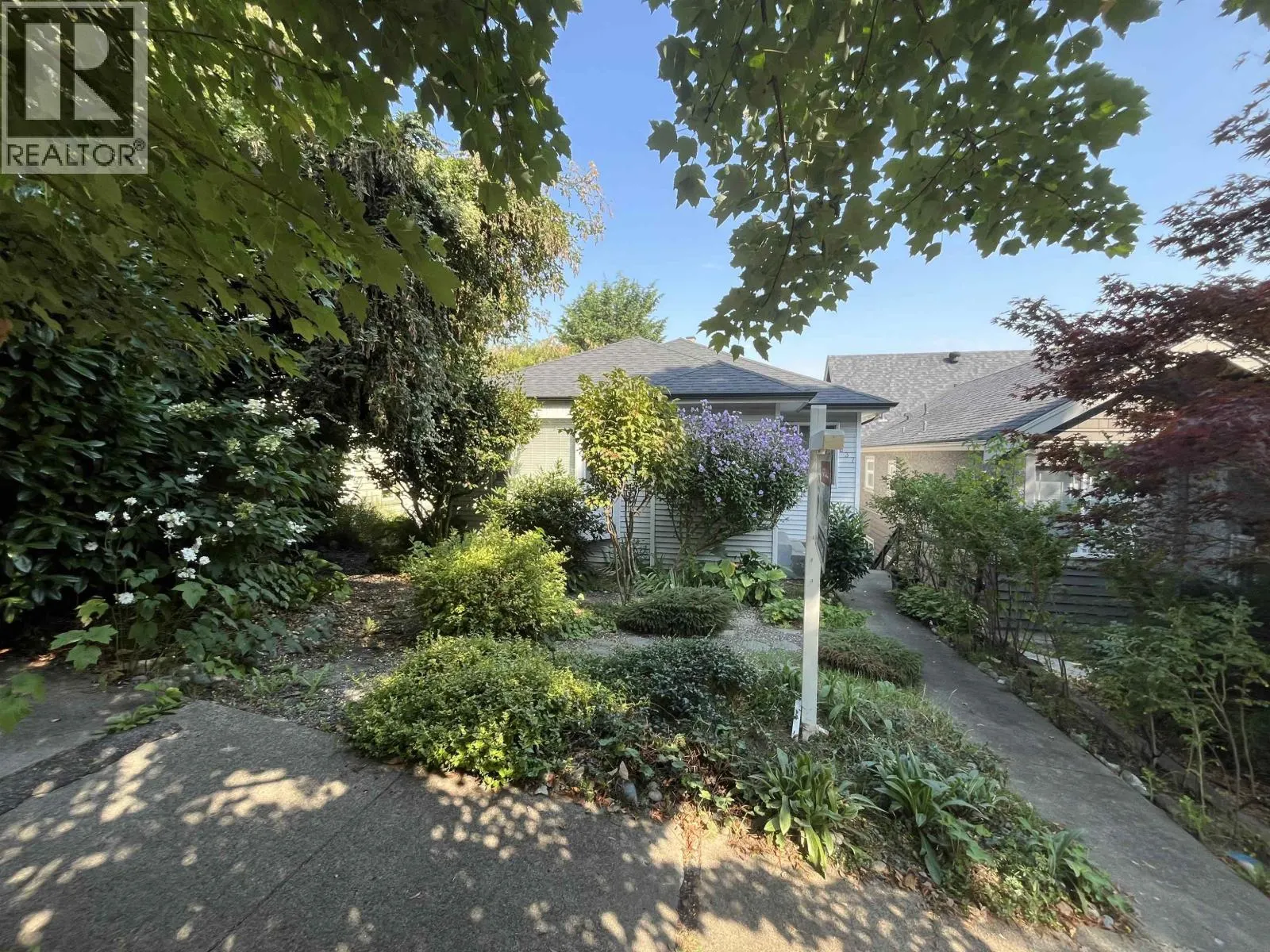637 W 24TH AVENUE