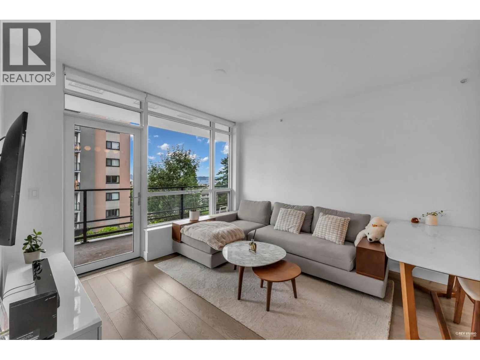 308 177 W 3RD STREET