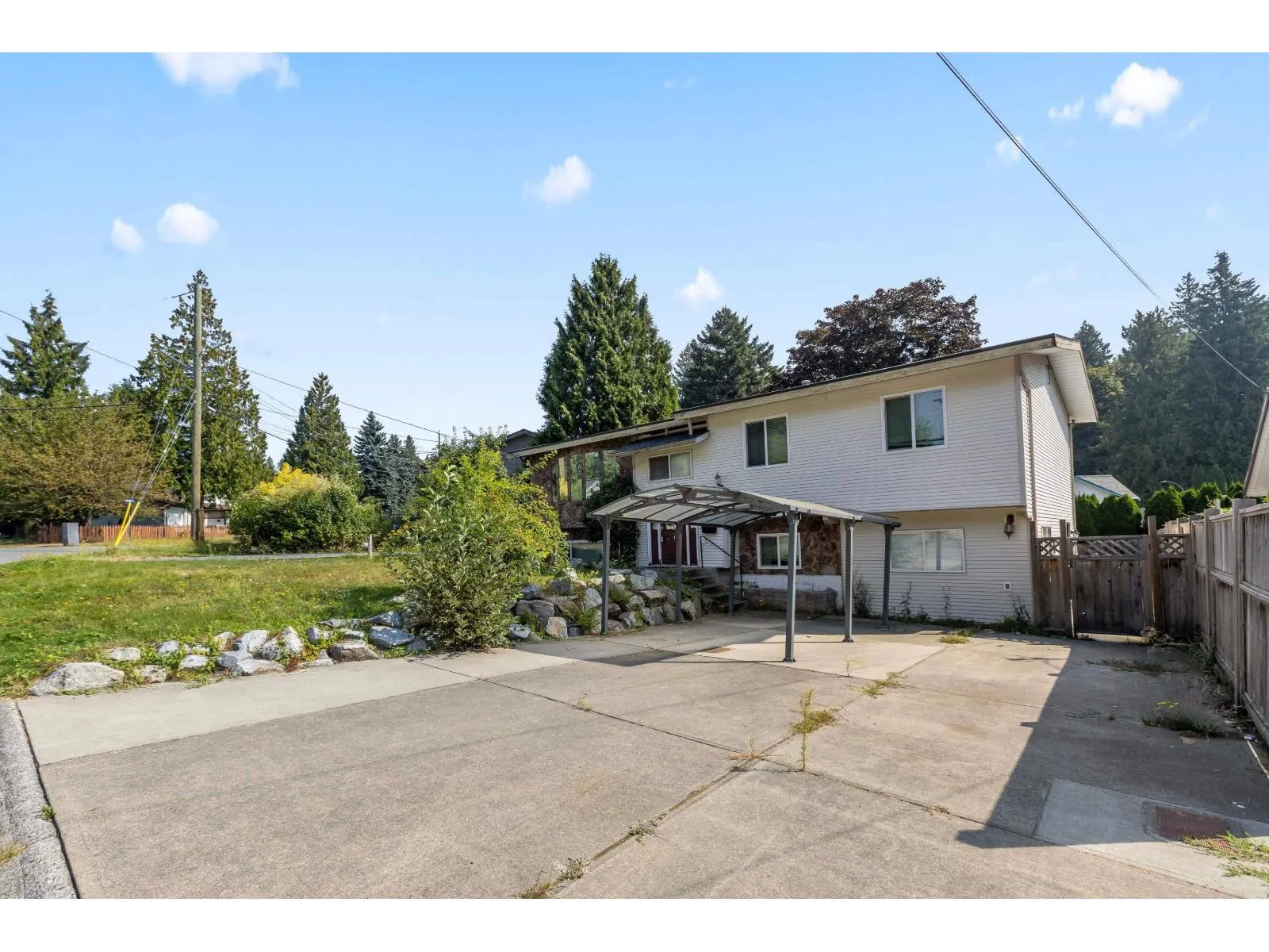 8074 WAXBERRY CRESCENT