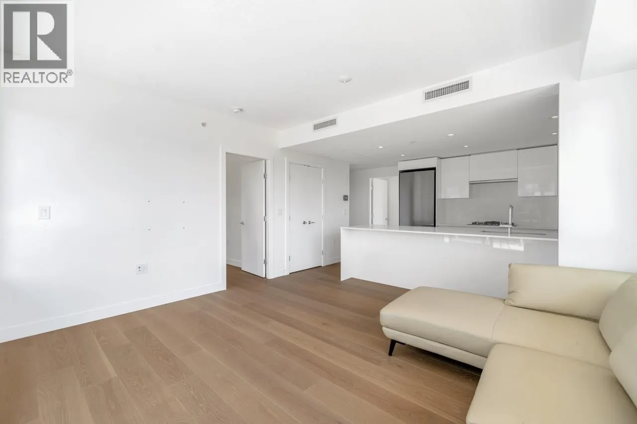 802 5766 GILBERT ROAD