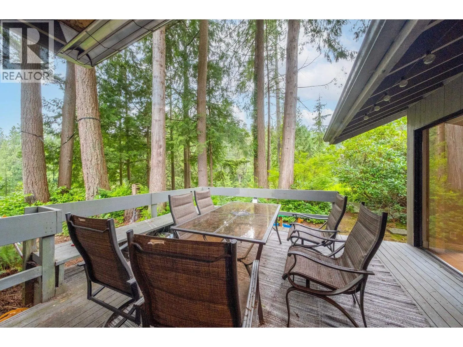 2889 CAPILANO ROAD