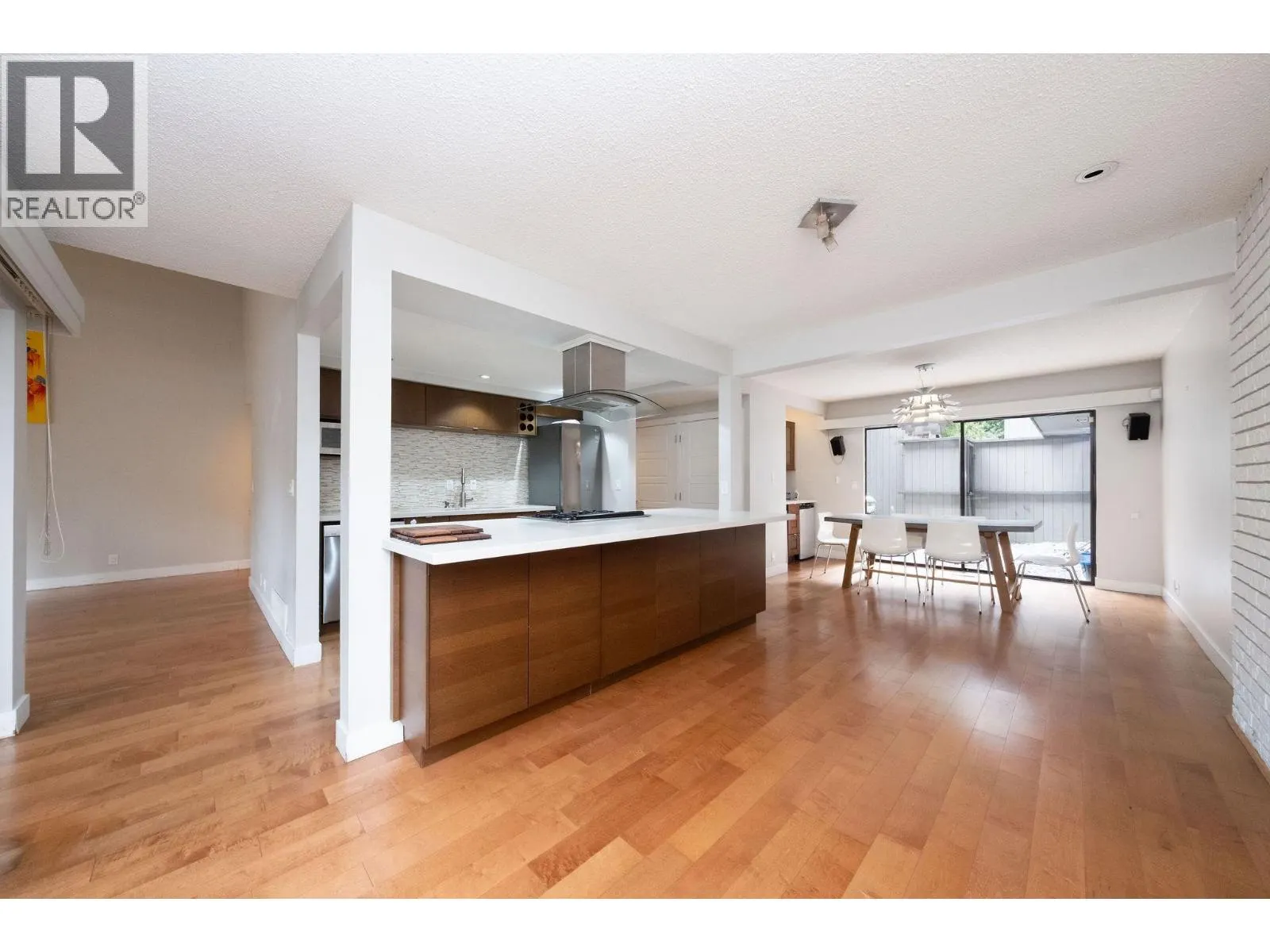 2889 CAPILANO ROAD