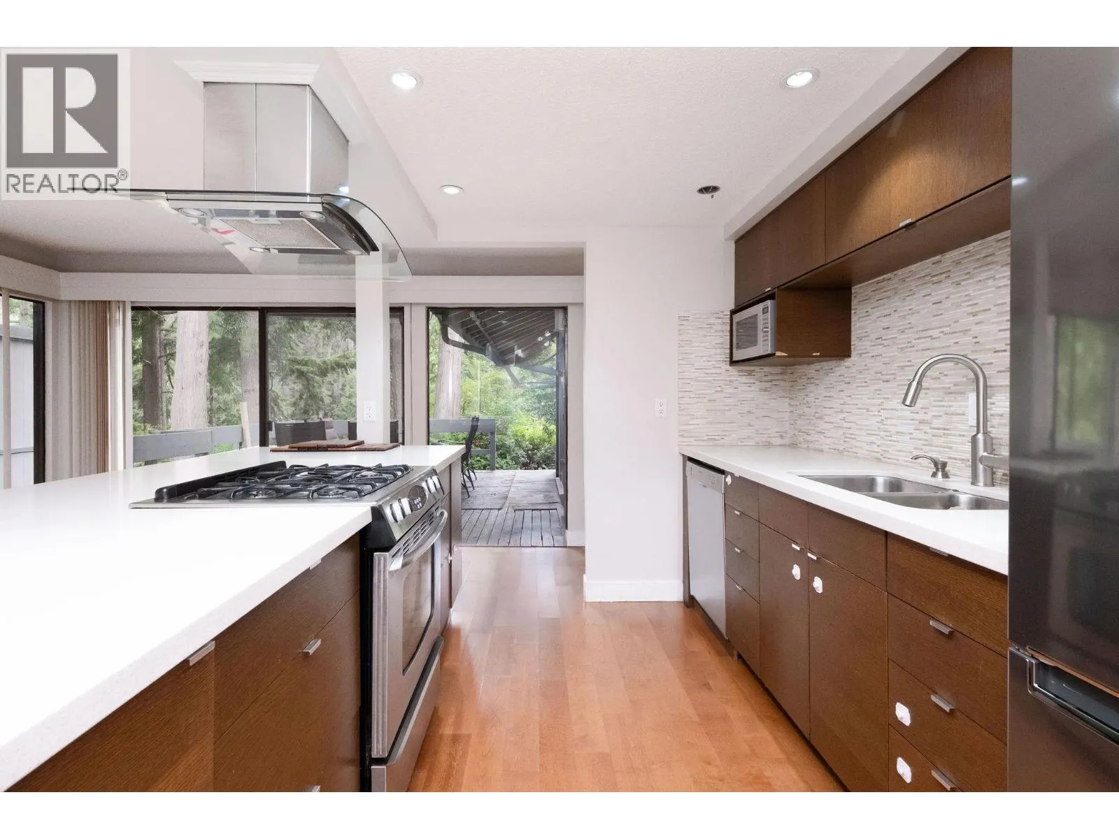 2889 CAPILANO ROAD