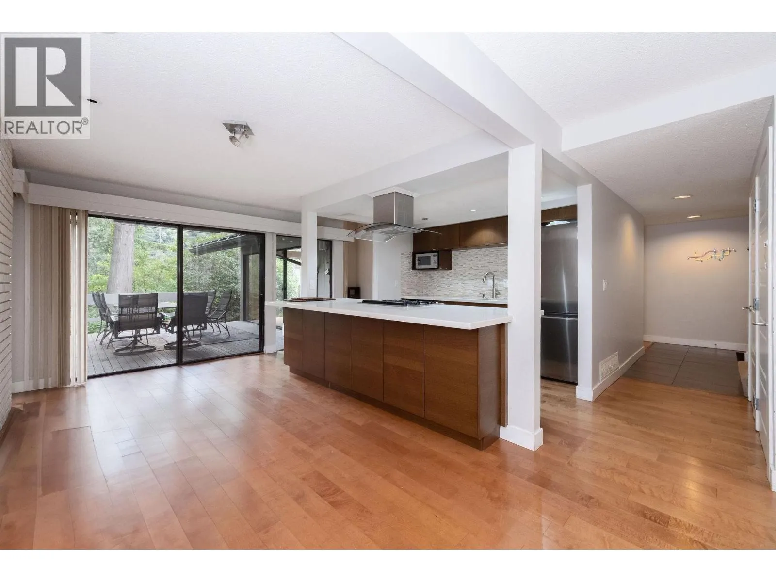 2889 CAPILANO ROAD