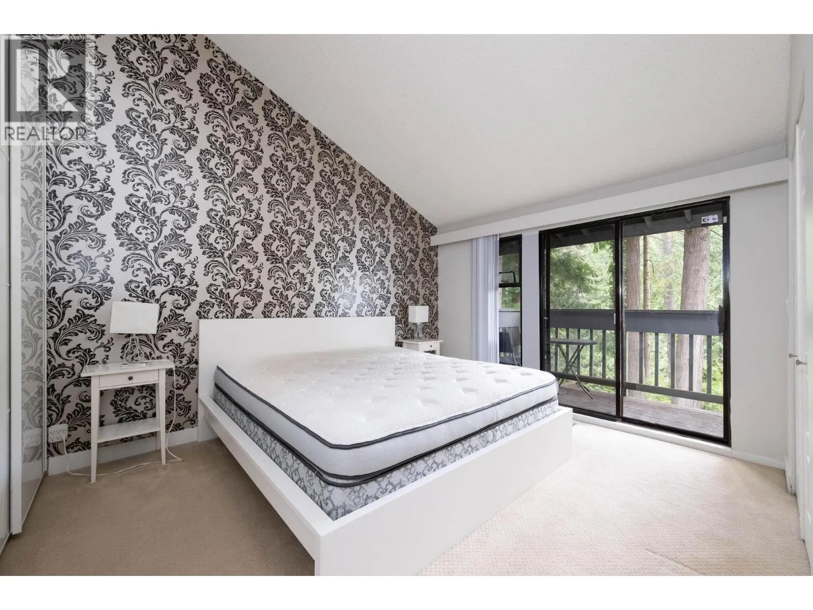 2889 CAPILANO ROAD