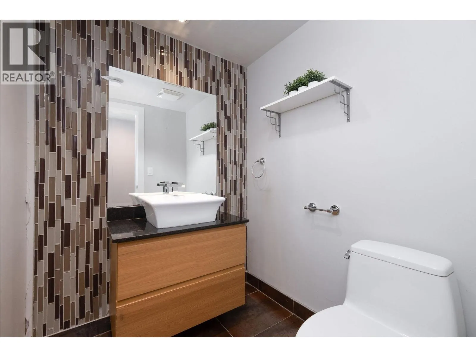2889 CAPILANO ROAD