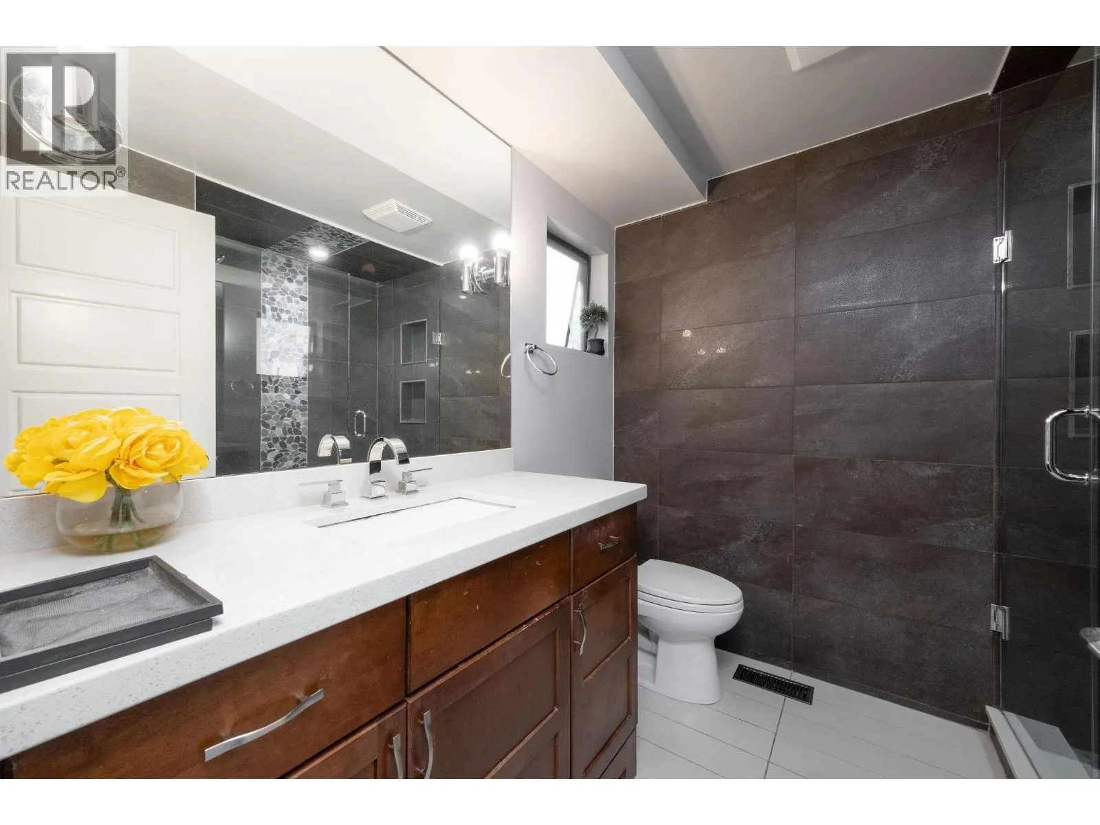 2889 CAPILANO ROAD