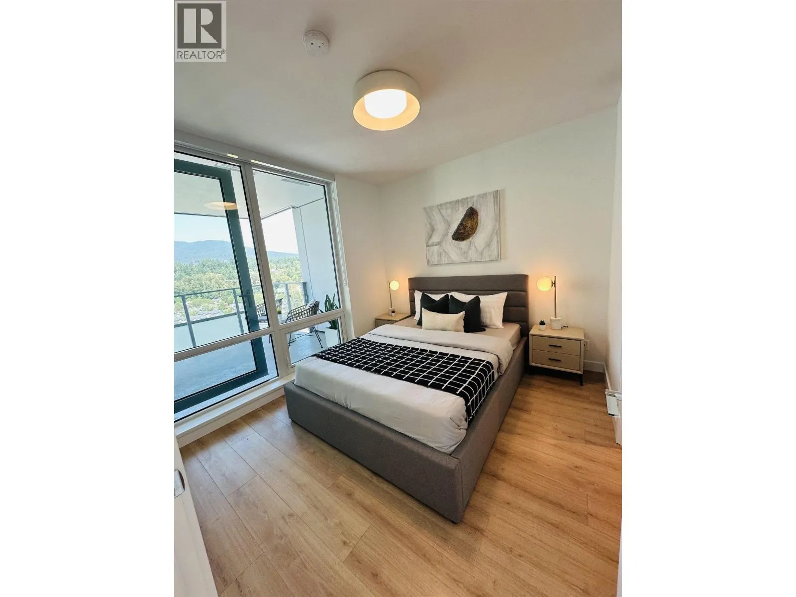 18** 1500 FERN STREET