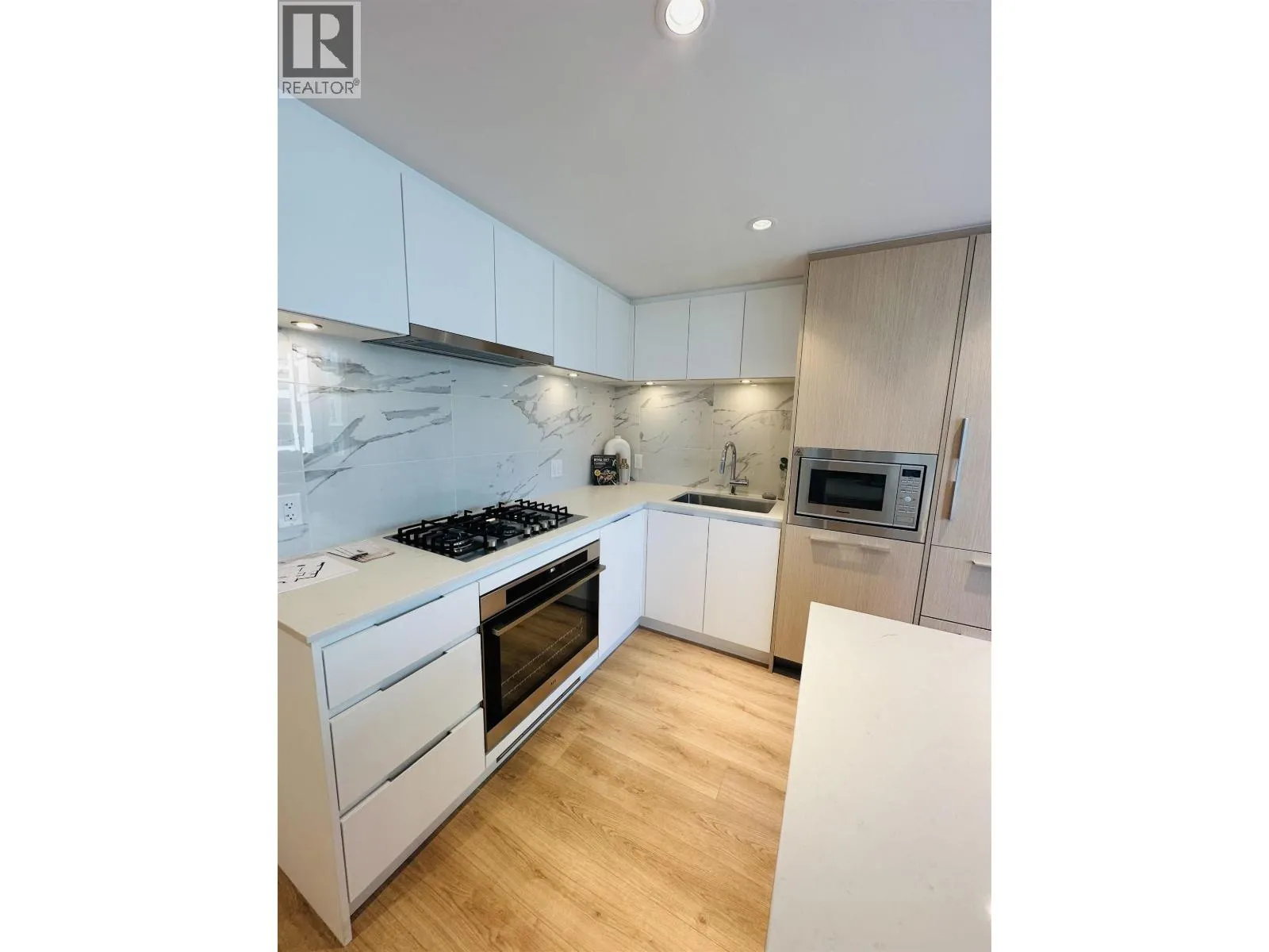 18** 1500 FERN STREET