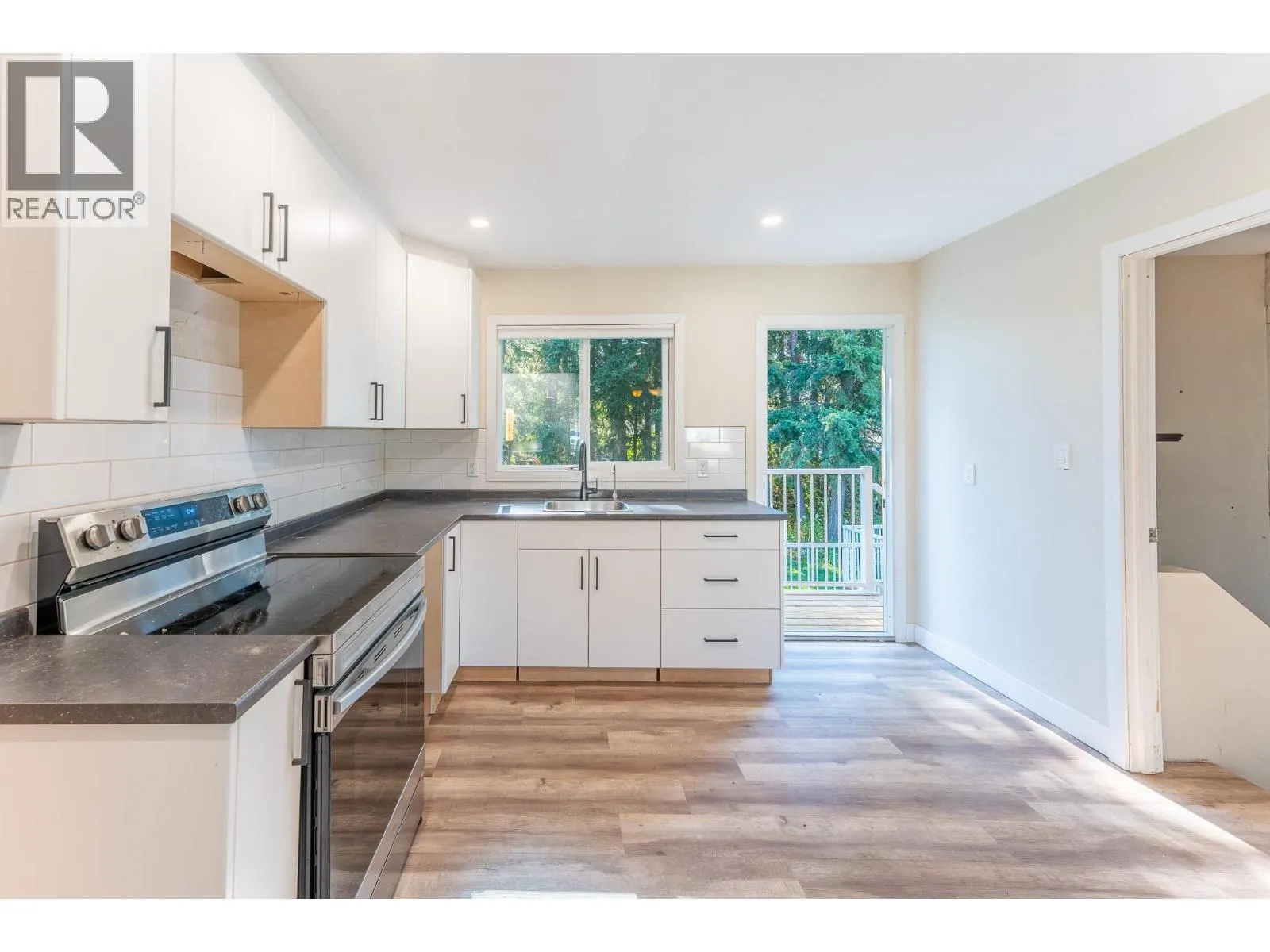 2886 LANGLEY CRESCENT