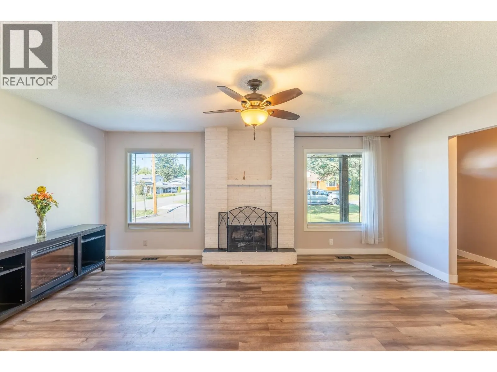 2886 LANGLEY CRESCENT