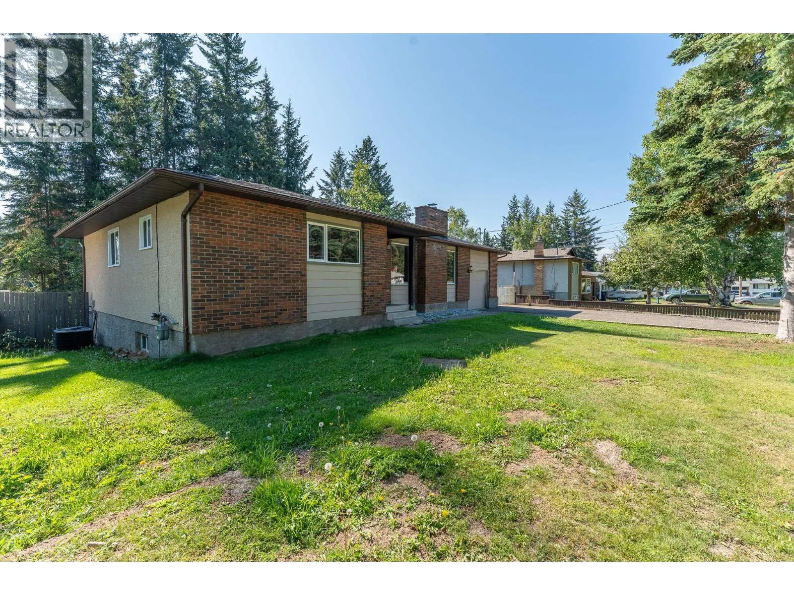 2886 LANGLEY CRESCENT