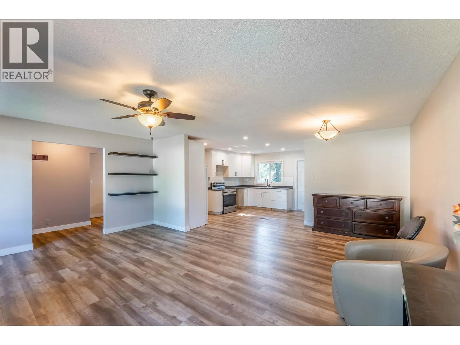 2886 LANGLEY CRESCENT