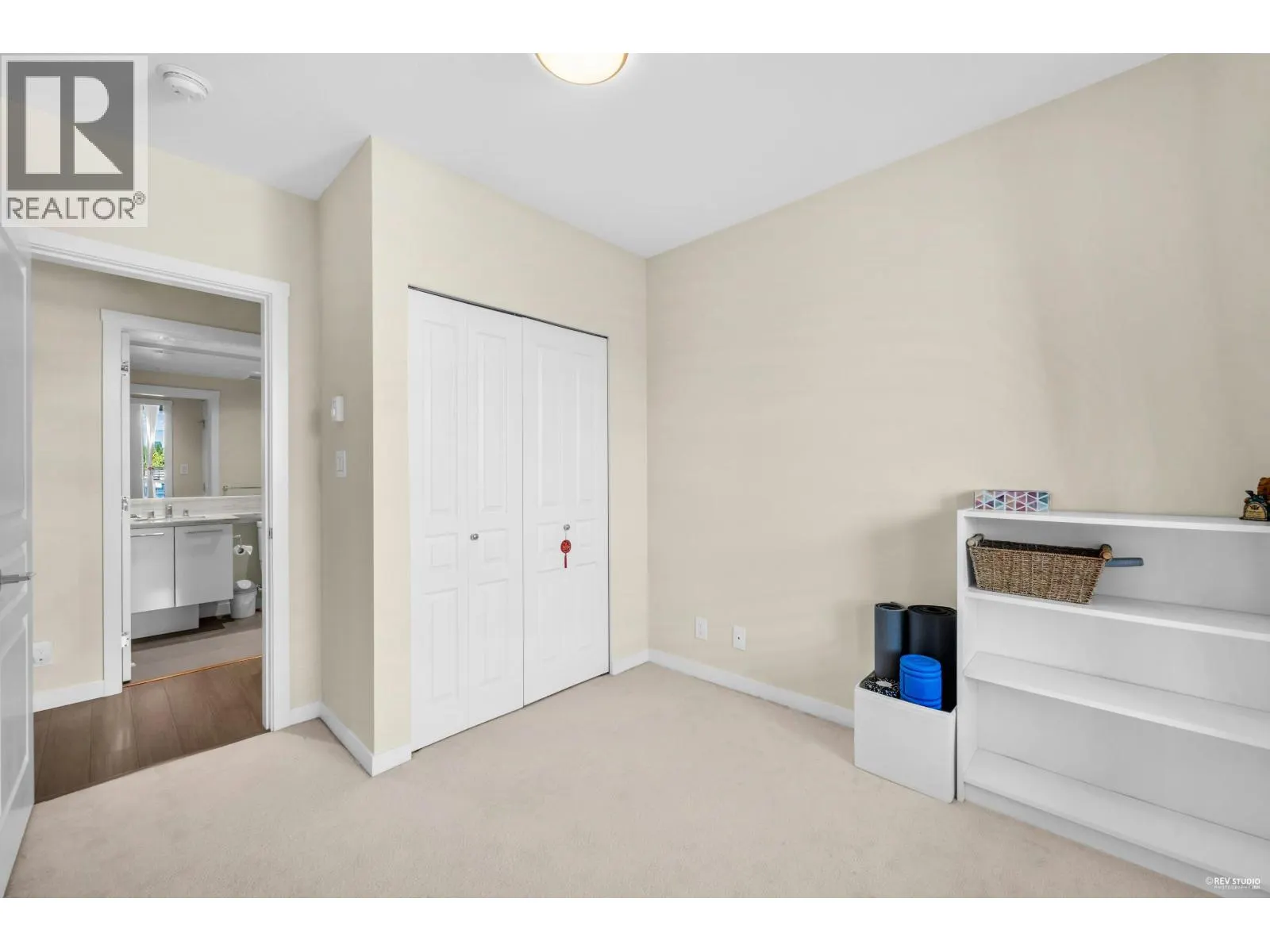 709 3093 WINDSOR GATE