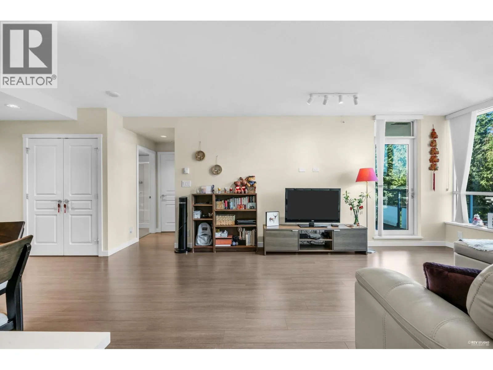 709 3093 WINDSOR GATE
