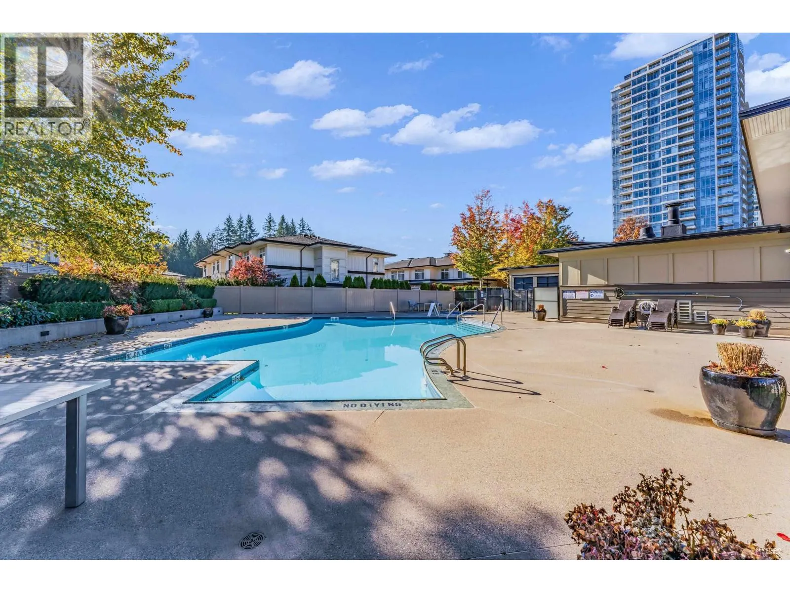 709 3093 WINDSOR GATE