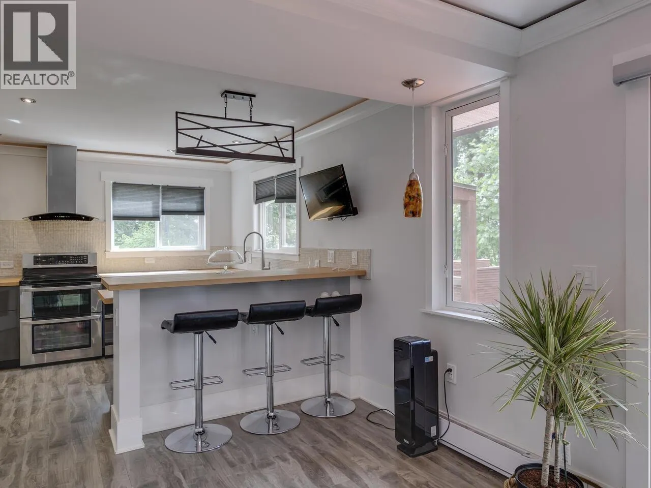26521 LOUGHEED HIGHWAY