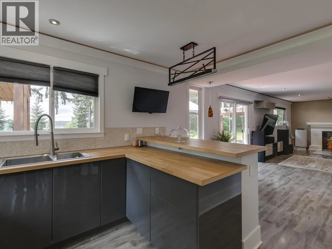 26521 LOUGHEED HIGHWAY