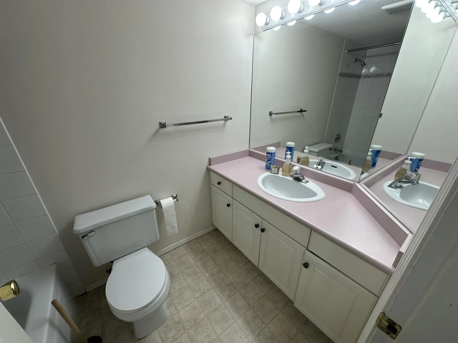 211 33708 KING ROAD