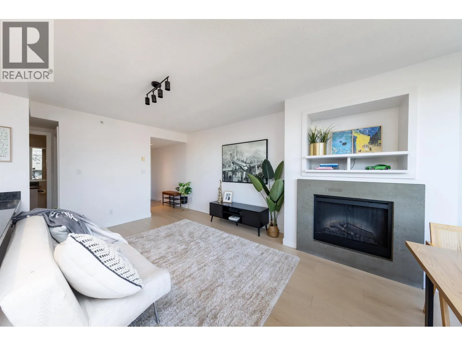 603 9180 HEMLOCK DRIVE