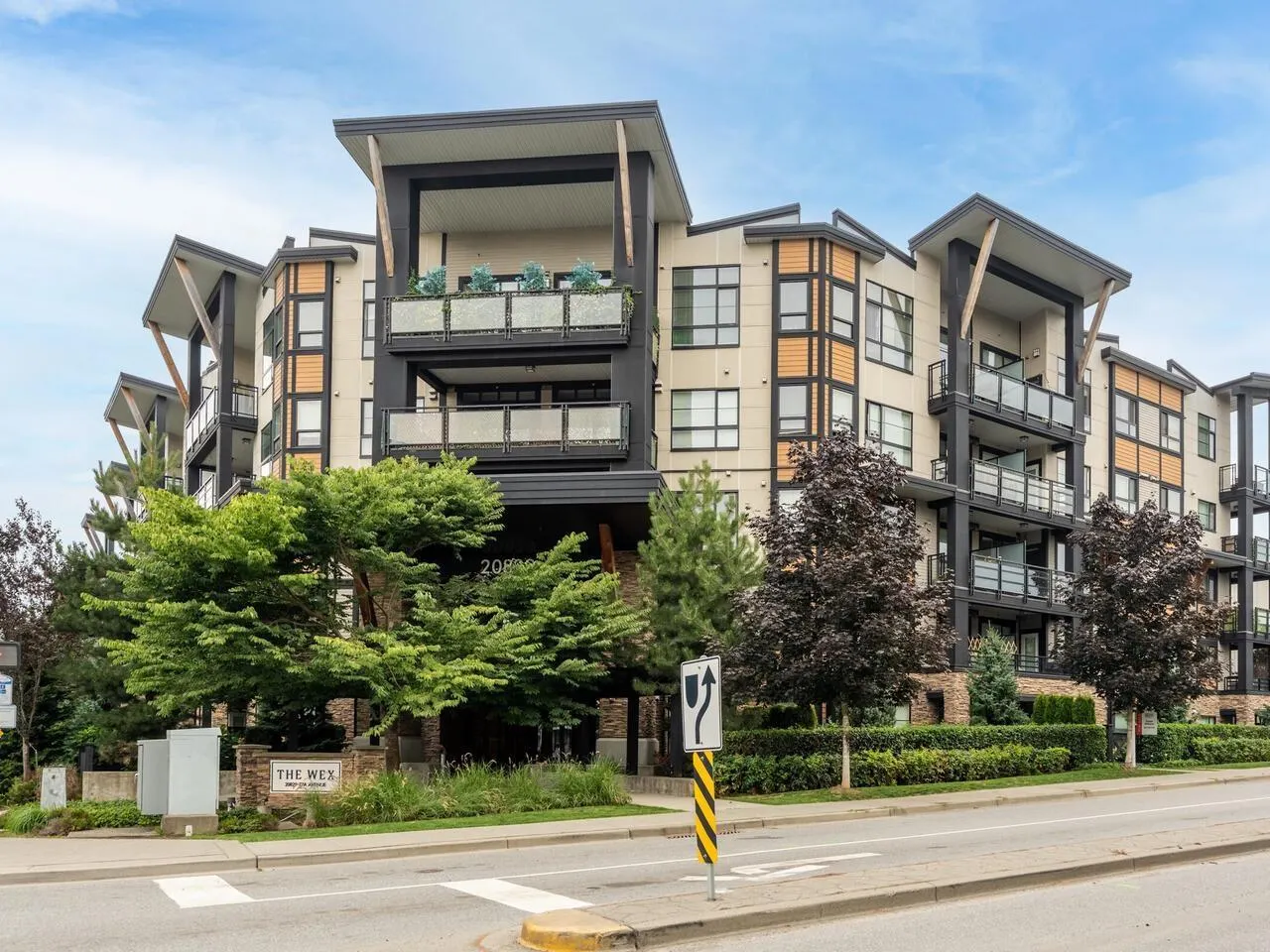 513 20829 77A AVENUE