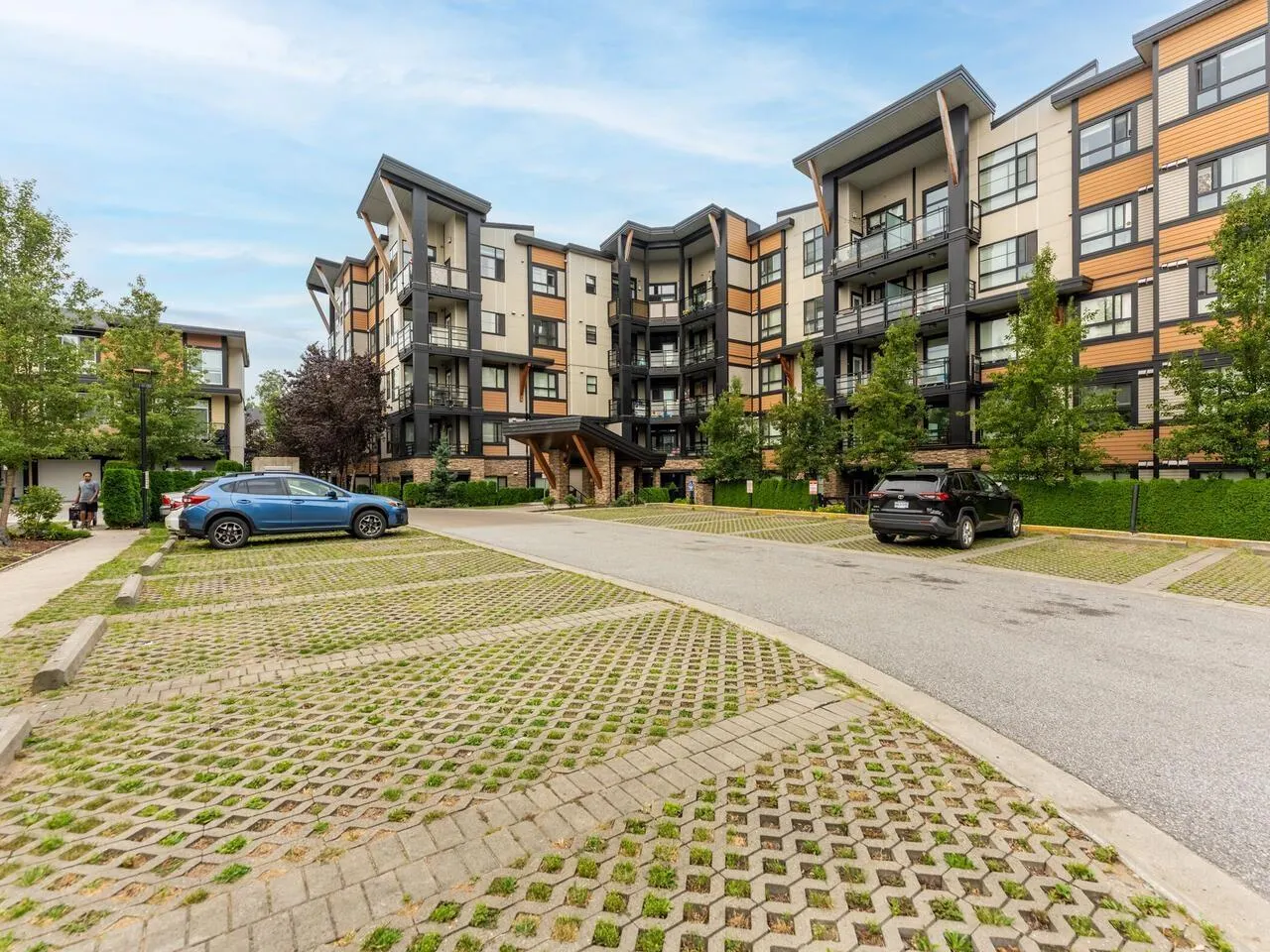 513 20829 77A AVENUE