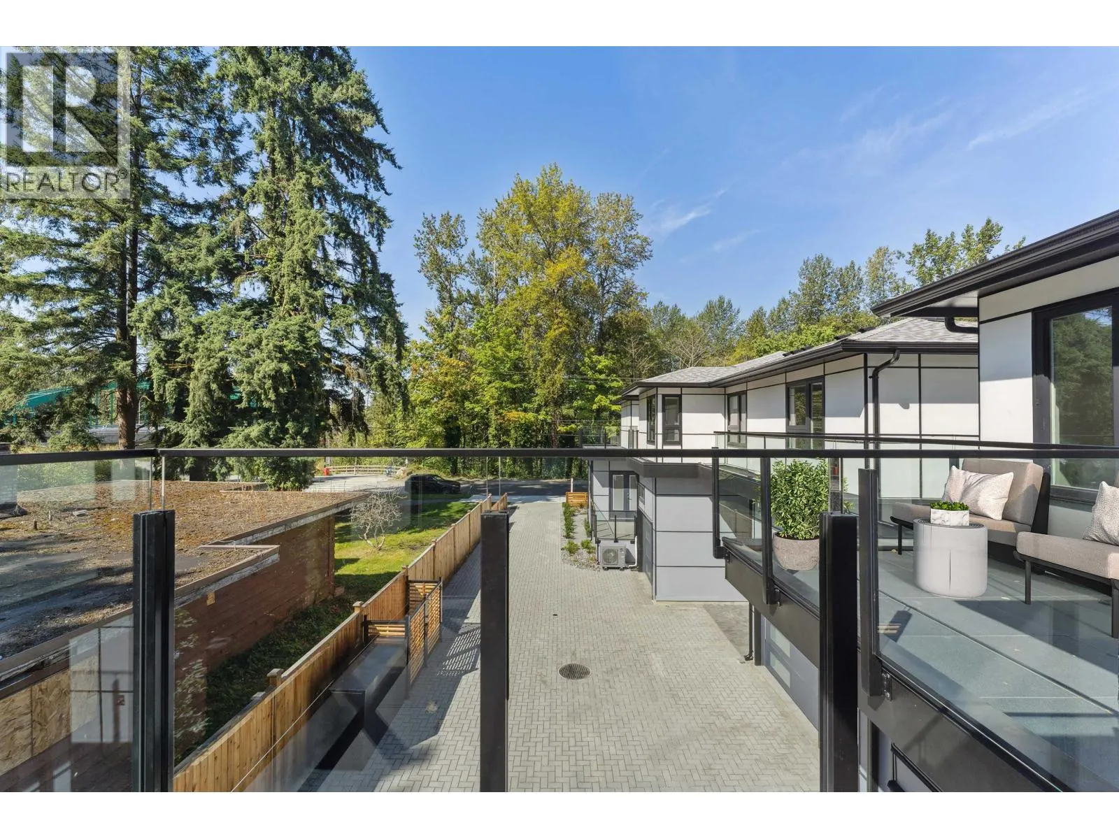 842 ST. DENIS AVENUE