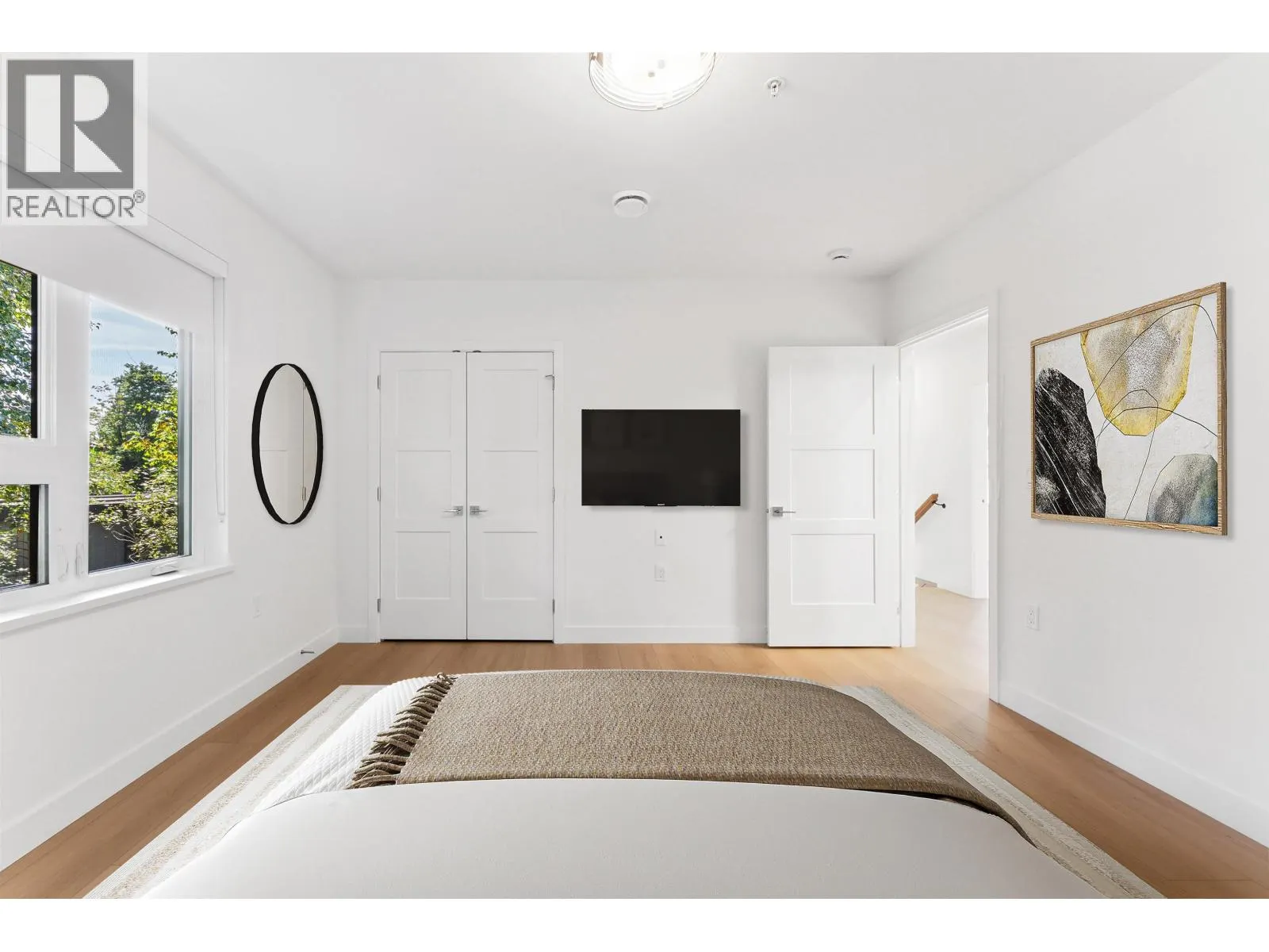 842 ST. DENIS AVENUE