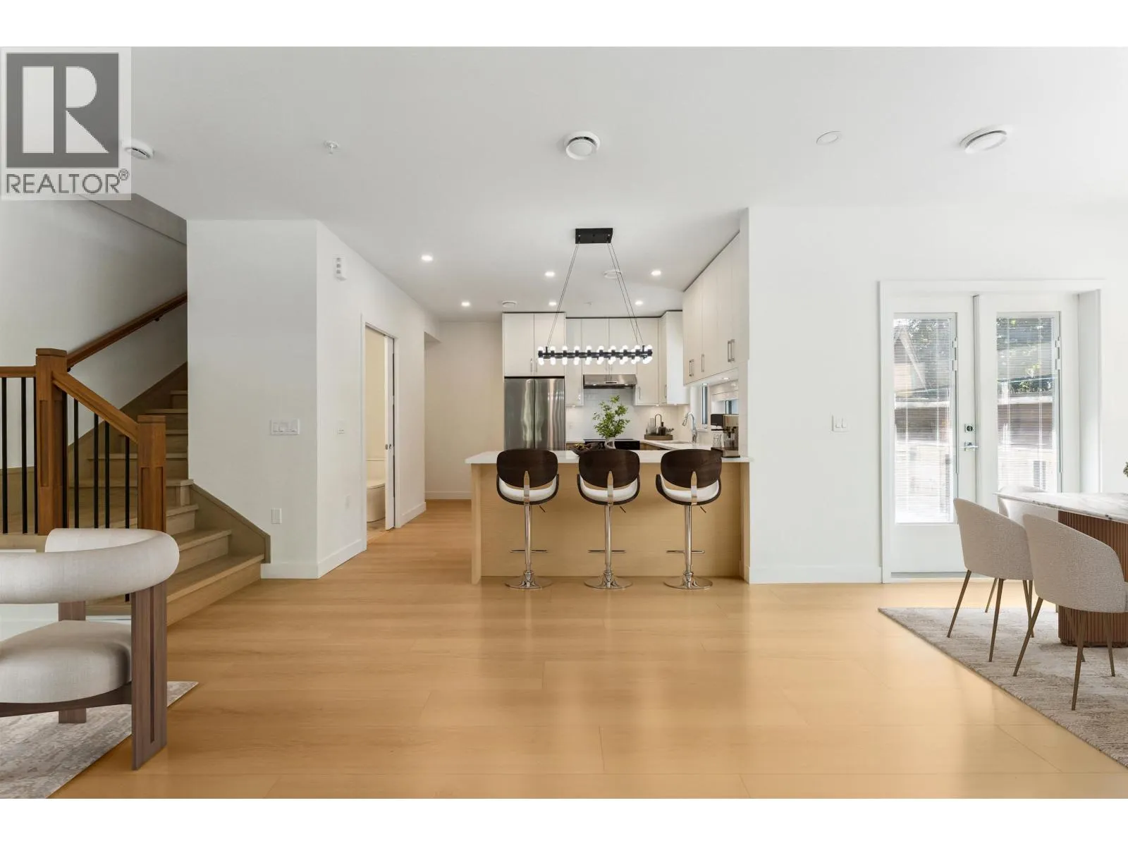 844 ST. DENIS AVENUE