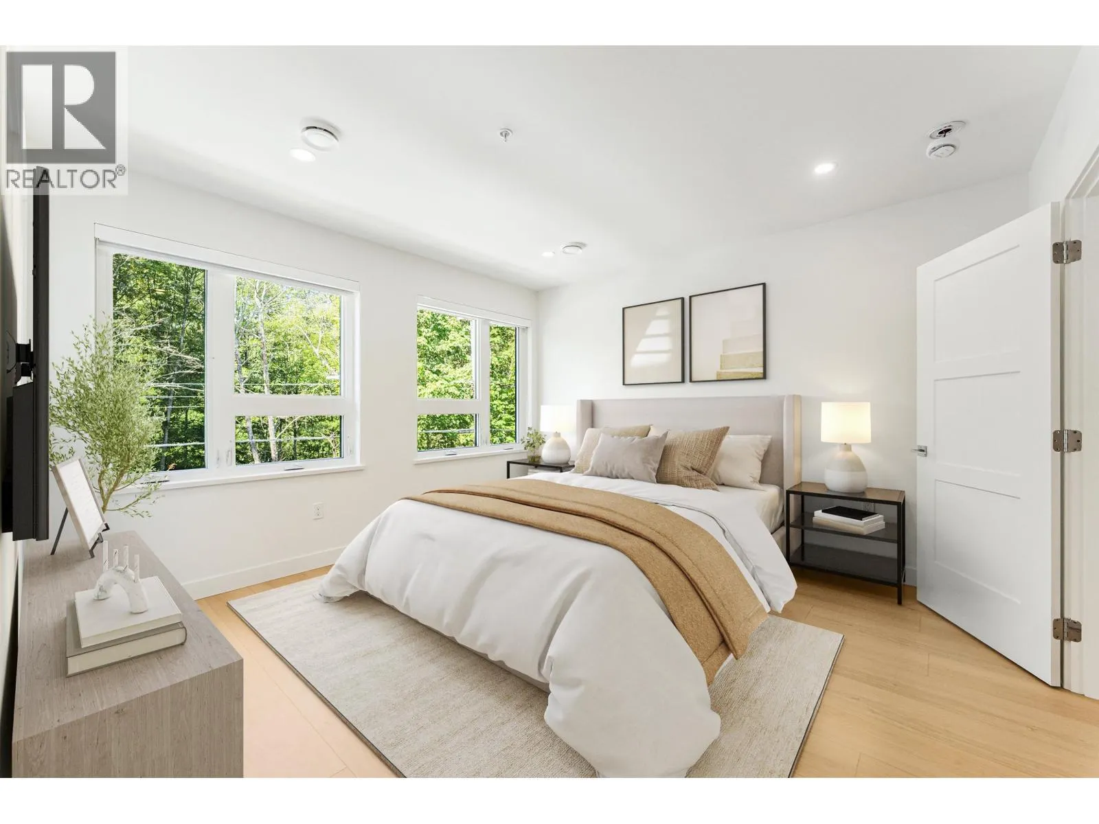 844 ST. DENIS AVENUE