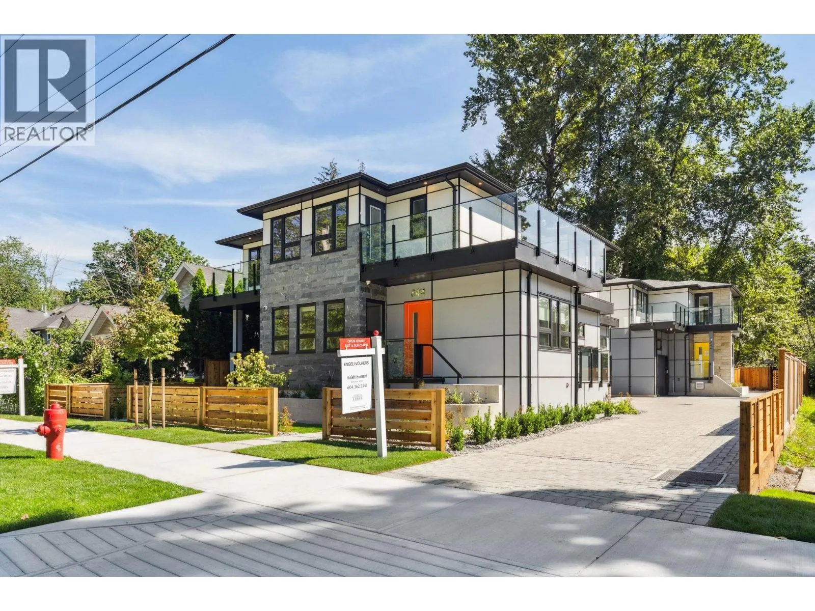 844 ST. DENIS AVENUE