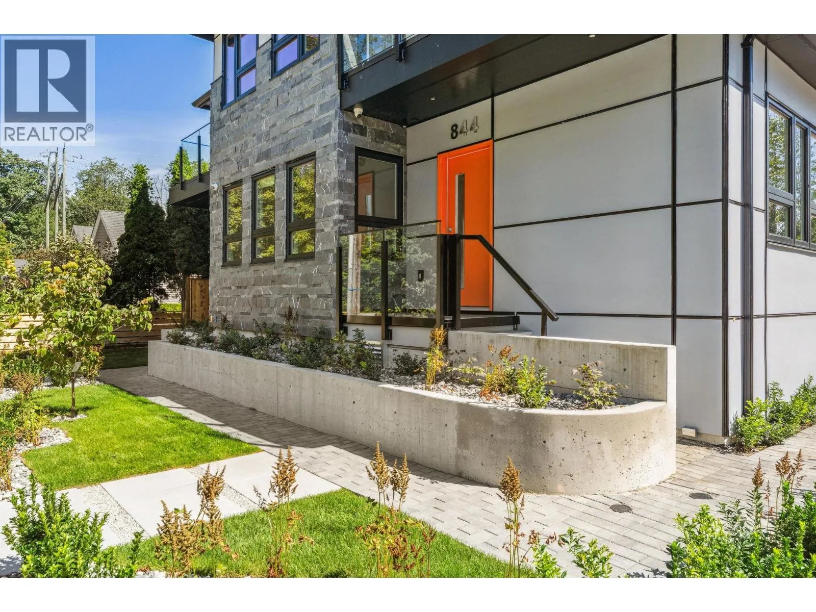 844 ST. DENIS AVENUE