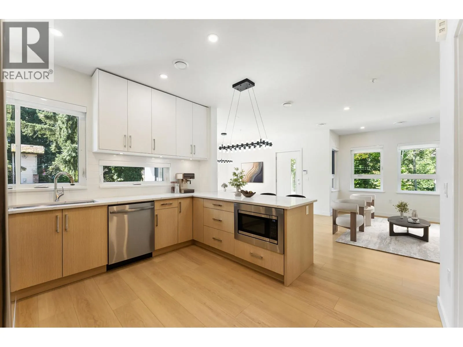 844 ST. DENIS AVENUE