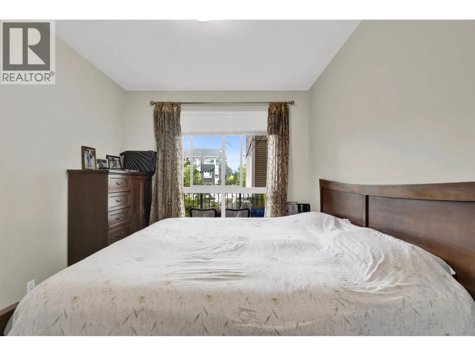 212 222 12040 STREET